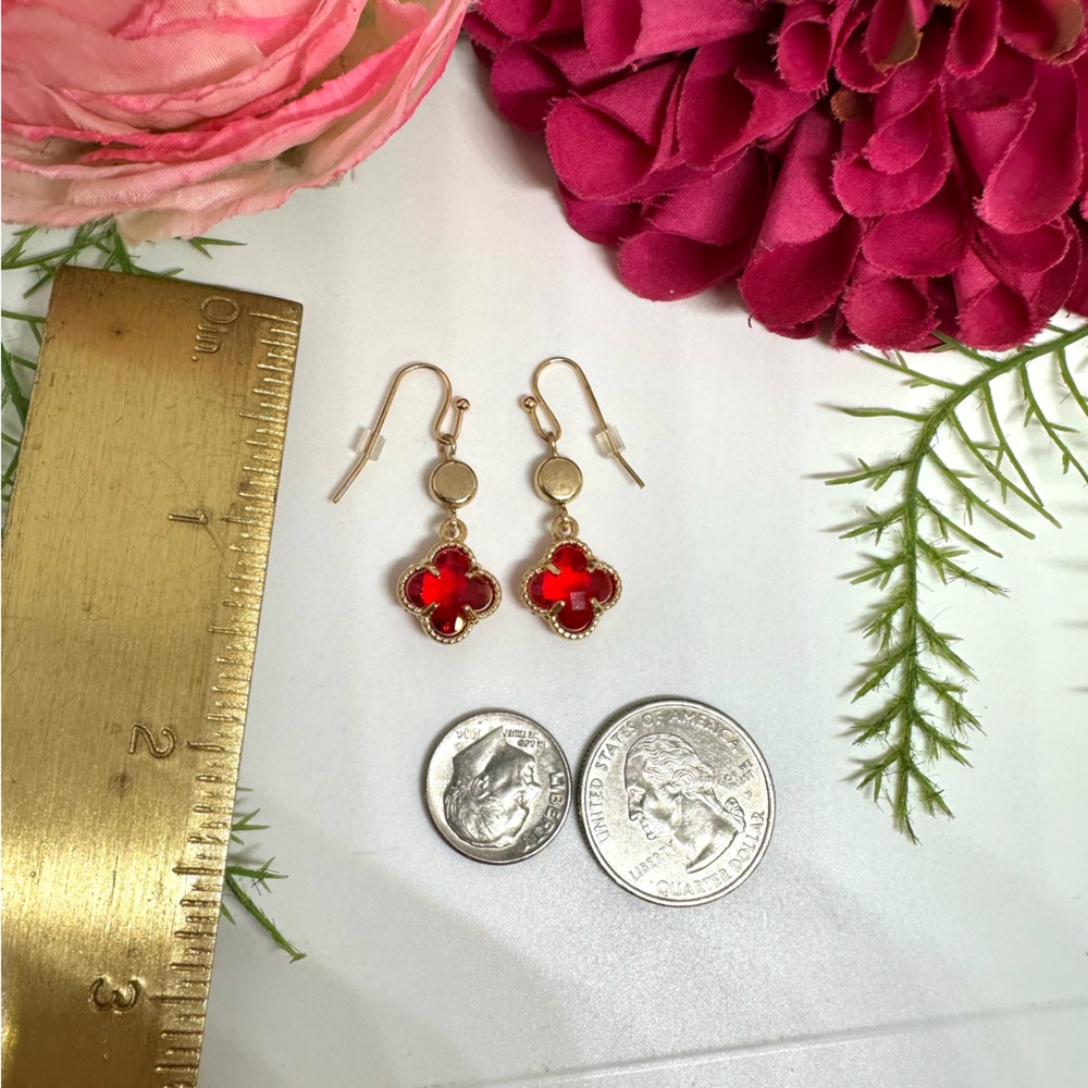 NEW⚜️Crystal Clover Charm Red Glass Earrings - Picture 6 of 6